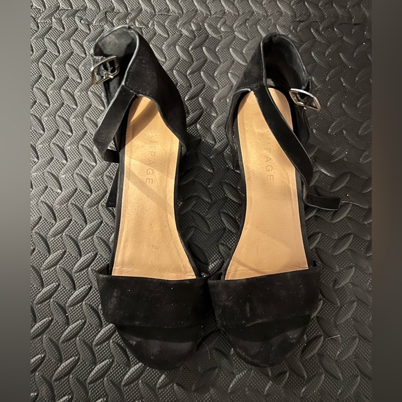 Black strappy sandal heels 9- - Picture 2 of 3